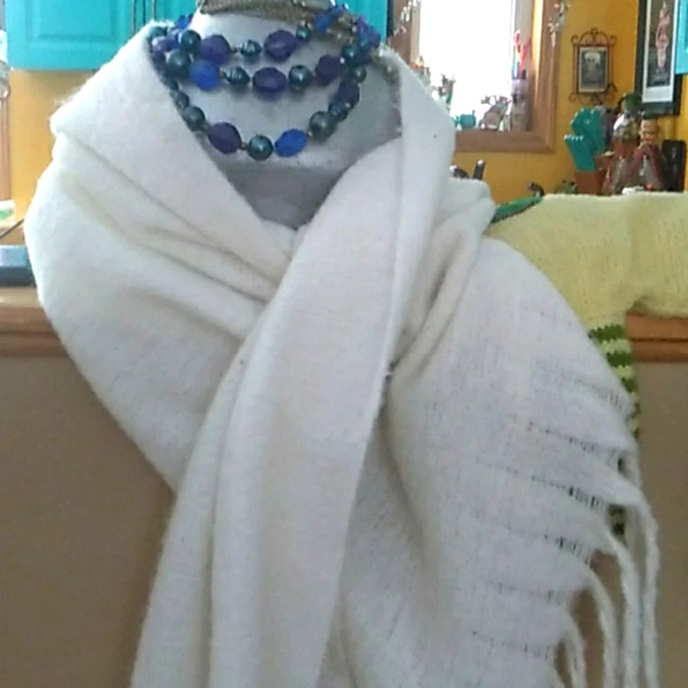 ⚜️ WINTER WHITE INFINITY LOFTY SHAWL SCARF EXQUISITELY SOFT & HUGE